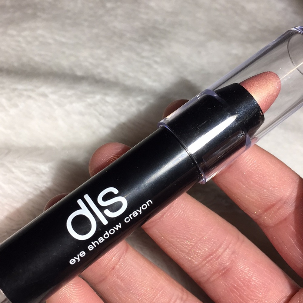 fetch eye shadow crayon